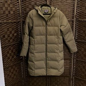 Patagonia 3/4 length down overcoat parka with hood